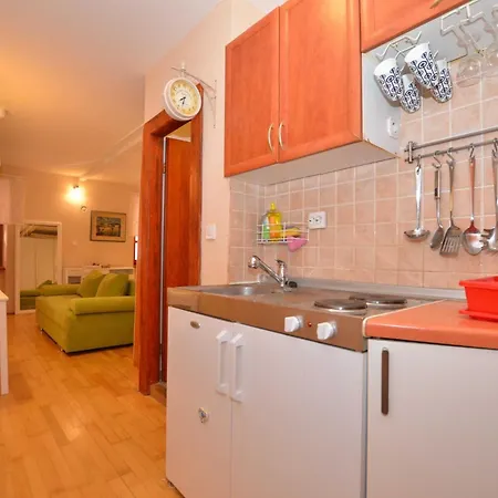 Apartman Simple And Sunny