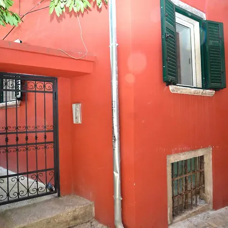 Apartment Simple And Sunny