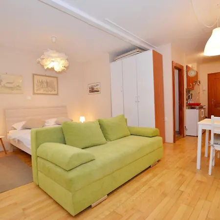 Apartment Simple And Sunny